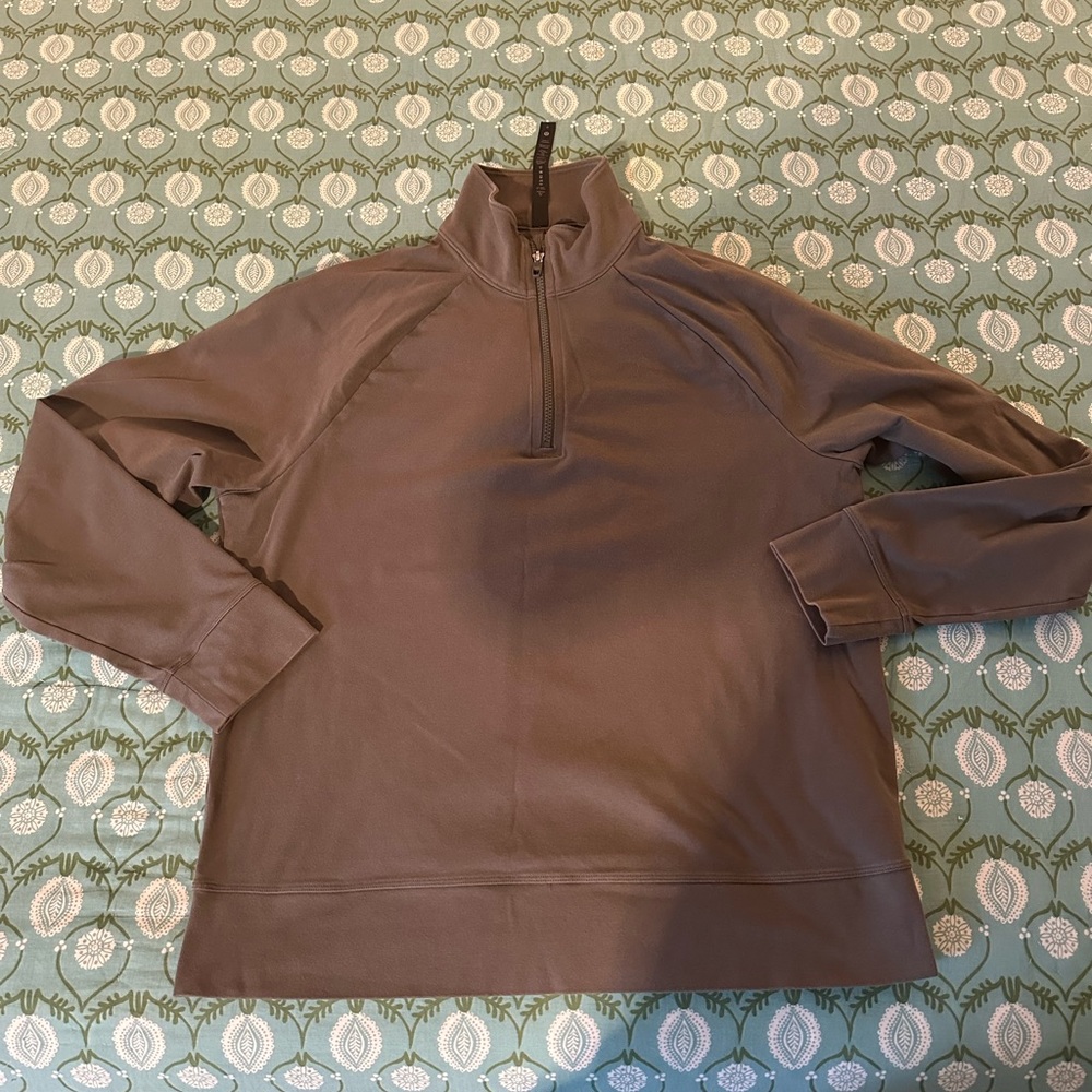 Lululemon Heavy Weight Crape Half Zip in color army green. Size large.